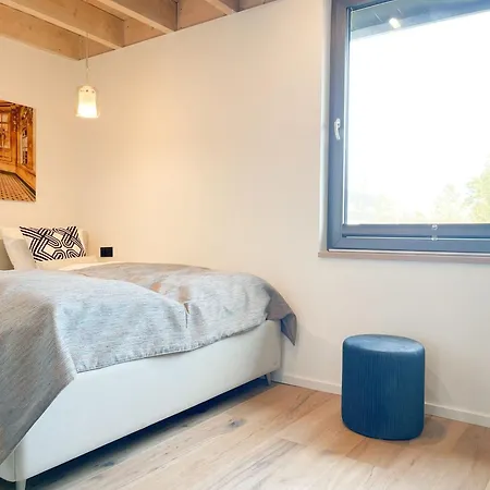 Lägenhet Penthouse Meerchenwald 6