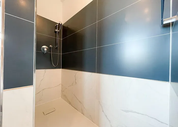 Penthouse Meerchenwald 6 דירה *