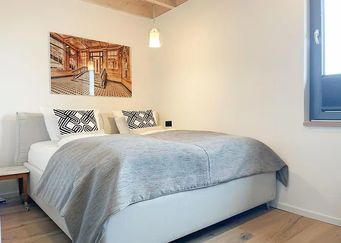 Penthouse Meerchenwald 6 דירה *